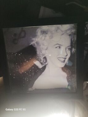 Black and White Iconic Portrait Framed Wall Art